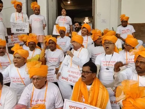 Deshii Khabar- ममता बोलीं- महाकुंभ 'मृत्युकुंभ' में बदल गया:भगदड़ की घटनाओं पर चिंता जताई, कहा- गरीब तरस रहे, VIPs को खास सुविधाएं मिल रहीं Deshii Khabar खबर दुनिया जहाँ की