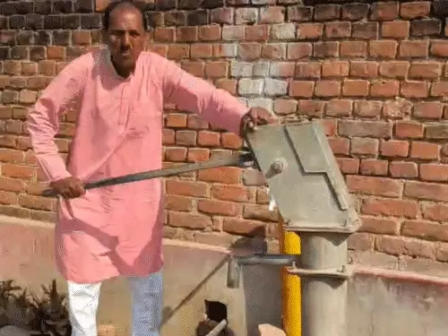 Deshii Khabar- मॉरीशस के PM के गांव में न सड़क, ना पानी:अस्पताल बनने के 16 साल बाद आज उद्घाटन करेंगे नीतीश,नवीनचंद्र रामगुलाम के गांव से ग्राउंड रिपोर्ट Deshii Khabar खबर दुनिया जहाँ की