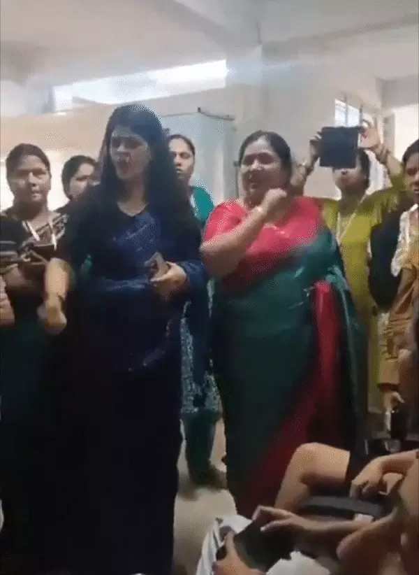 Deshii Khabar- ओडिशा के कलिंगा यूनिवर्सिटी में नेपाली छात्रा की मौत:6 गिरफ्तार, इनमें KIIT के 3 डायरेक्टर; साथी छात्र पर सुसाइड के लिए उकसाने का आरोप Deshii Khabar खबर दुनिया जहाँ की