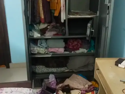 Deshii Khabar- विधान परिषद के पूर्व सचिव के बंद फ्लैट में चोरी:दानापुर में गोदरेज तोड़कर 25 लाख के गहने और कैश ले भागे; शादी में गया था पूरा परिवार Deshii Khabar खबर दुनिया जहाँ की