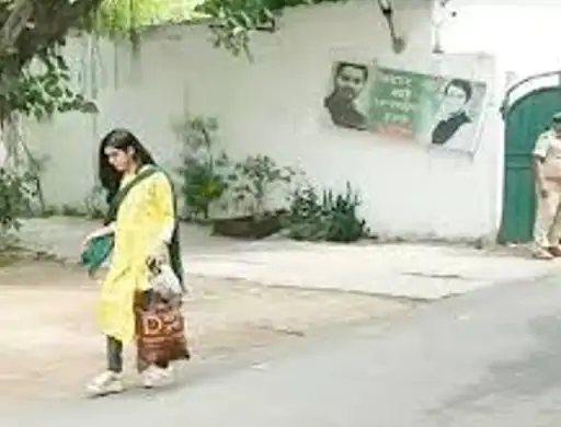Deshii Khabar- कोर्ट ने माना ऐश्वर्या के साथ घरेलू हिंसा हुई:फैमिली कोर्ट का लालू के बेटे तेज प्रताप को आदेश- उन्हें राबड़ी जैसा घर दें Deshii Khabar खबर दुनिया जहाँ की
