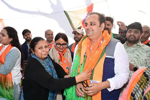Deshii Khabar- दिल्ली में बिहारी नेता का डिप्टी CM बनना लगभग तय:3 नेताओं की चर्चा, MP-राजस्थान की तरह सरप्राइज कर सकती है BJP Deshii Khabar खबर दुनिया जहाँ की