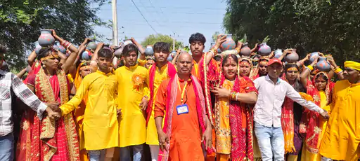 Deshii Khabar- 5100 महिलाए के साथ निकाली गई कलश शोभा यात्रा:भागलपुर में 9 दिनों तक लक्ष्मी नारायण महायज्ञ का आयोजन, धूमधाम से हुई शुरुआत Deshii Khabar खबर दुनिया जहाँ की