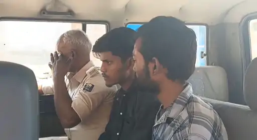 Deshii Khabar- भागलपुर में दो गुटों के बीच फायरिंग:2 युवकों को हिरासत में लेकर पूछताछ की जा रही, सीसीटीवी भी खंगाला जा रहा Deshii Khabar खबर दुनिया जहाँ की