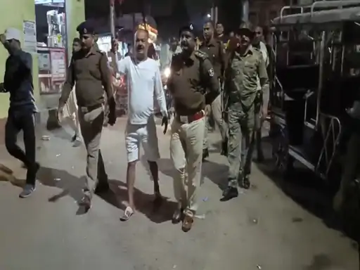 Deshii Khabar- भागलपुर में पूर्व पार्षद पर फायरिंग:चार दिन पहले नशेड़ियों को नशा करने से रोका था, बदला लेने के लिए बदमाशों ने चलाई गोलियां Deshii Khabar खबर दुनिया जहाँ की