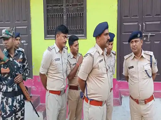 Deshii Khabar- पिकअप का शीशा टूटने पर बुजुर्ग को पीट-पीटकर मार डाला:पड़ोसी ने 10 मिनट में 100 से ज्यादा मारी लाठियां, गाड़ी के बगल में पेशाब कर रहे थे Deshii Khabar खबर दुनिया जहाँ की