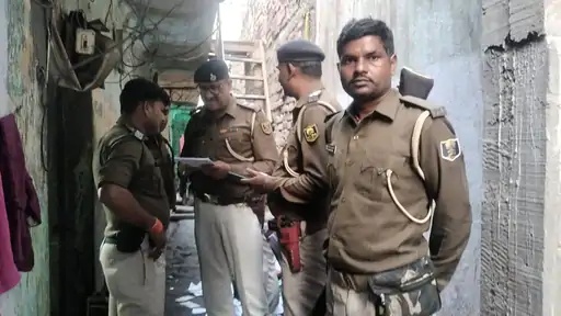 Deshii Khabar- पटना में गेसिंग के अड्डे से 34 लोग गिरफ्तार:STF और पुलिस की संयुक्त टीम ने मारा छापा; लॉटरी टिकट, कैश और मोबाइल बरामद Deshii Khabar खबर दुनिया जहाँ की