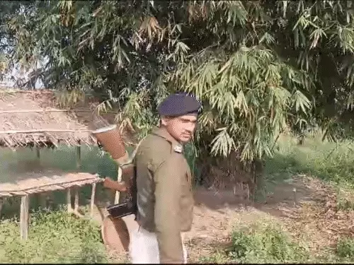 Deshii Khabar- इलाज की जगह छेड़खानी करने लगा तांत्रिक,महिला ने मार डाला:बोली- खुद को बचाने के लिए हत्या की, उसी की चादर से गला घोंटा Deshii Khabar खबर दुनिया जहाँ की