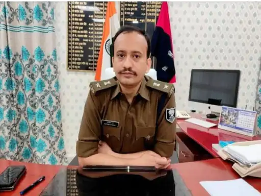Deshii Khabar- '15 मिनट है, साहब के लिए 2 लाख अरेंज करो':पूर्णिया में थानेदार का ऑडियो वायरल, स्मैक तस्कर से कहा-पैसे भेजो, नहीं तो जाओगे जेल Deshii Khabar खबर दुनिया जहाँ की