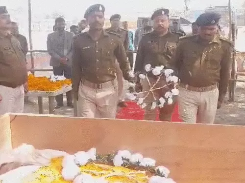 Deshii Khabar- 'एनकाउंटर की जरूरत हो तो करो, खुली छूट है':मुंगेर में ASI की हत्या पर डिप्टी CM बोले- अपराधी जिस भाषा में समझे उसी में समझाइए Deshii Khabar खबर दुनिया जहाँ की