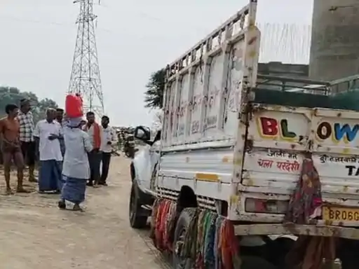 Deshii Khabar- बेगूसराय-समस्तीपुर को जोड़ने वाला पुल 12 साल बाद भी अधूरा:अब तक बने सिर्फ 6 पिलर; 10 गांव के लोग प्रभावित, बाढ़ में नाव ही सहारा Deshii Khabar खबर दुनिया जहाँ की