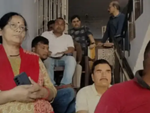 Deshii Khabar- पटना में 5 फ्लैट में एक साथ चोरी:देर रात अपार्टमेंट में कटर लेकर घुसे थे 4 बदमाश, जांच के लिए FSL की टीम पहुंची Deshii Khabar खबर दुनिया जहाँ की